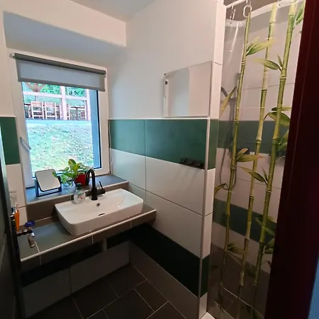 Paradni Шале Семили